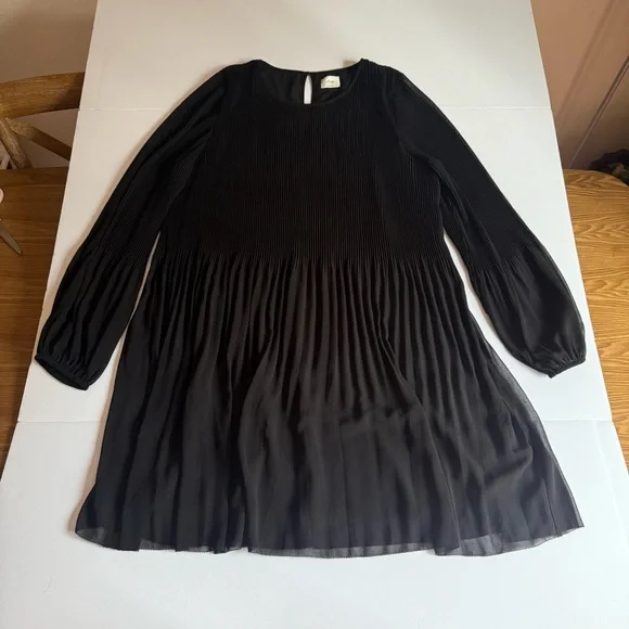 WILFRED Daydreamer Mini Dress Black Pleated Chiffon Long Sleeve L Aritzia - Picture 10 of 16